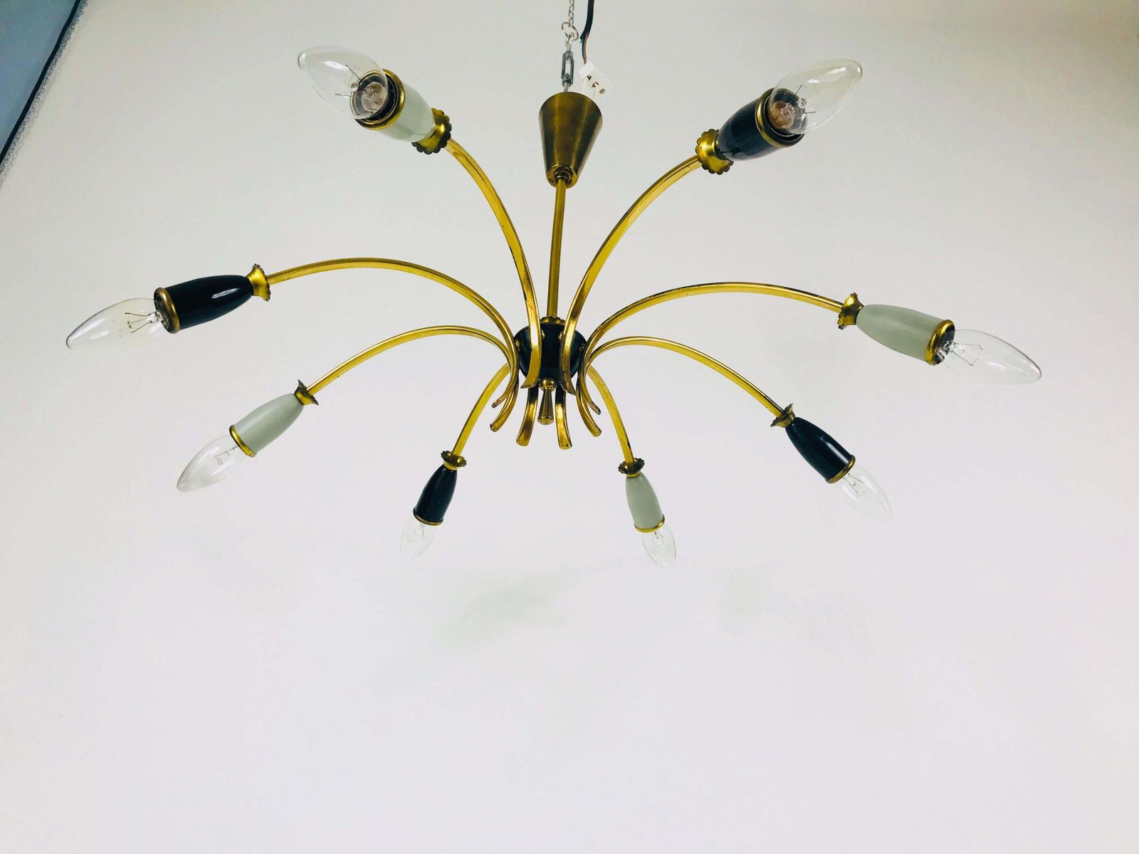 Large Midcentury Brass 8 Arm Sputnik Chandelier, 1950s photo vinterior