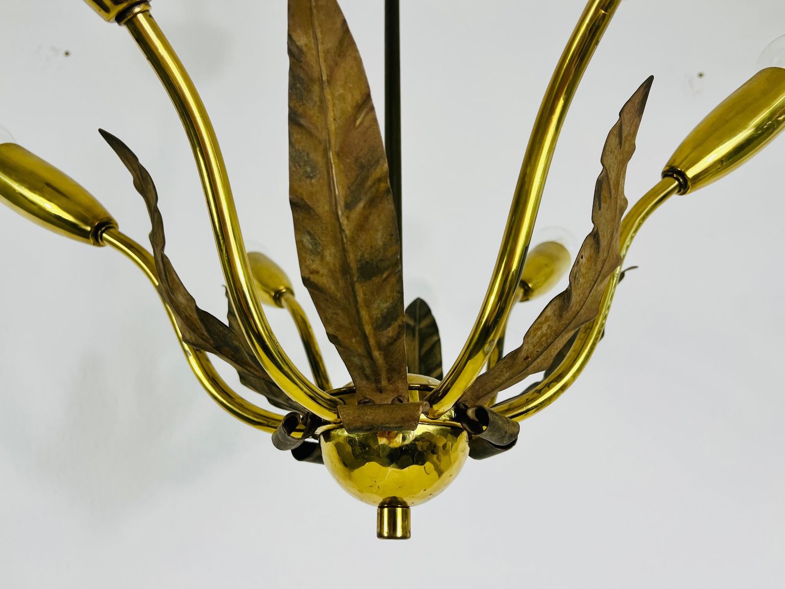 photo vinterior Midcentury Brass 8 Arm Sputnik Chandelier By Vereinigte Werkstätte, 1960s