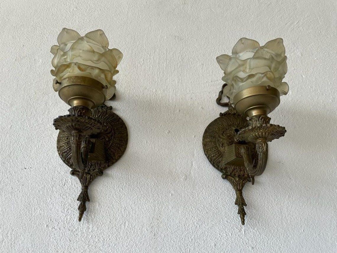 Unique French Flower Shaped Smoke Glass & Brass Pair Of Sconces, 1940s, France photo Lighting