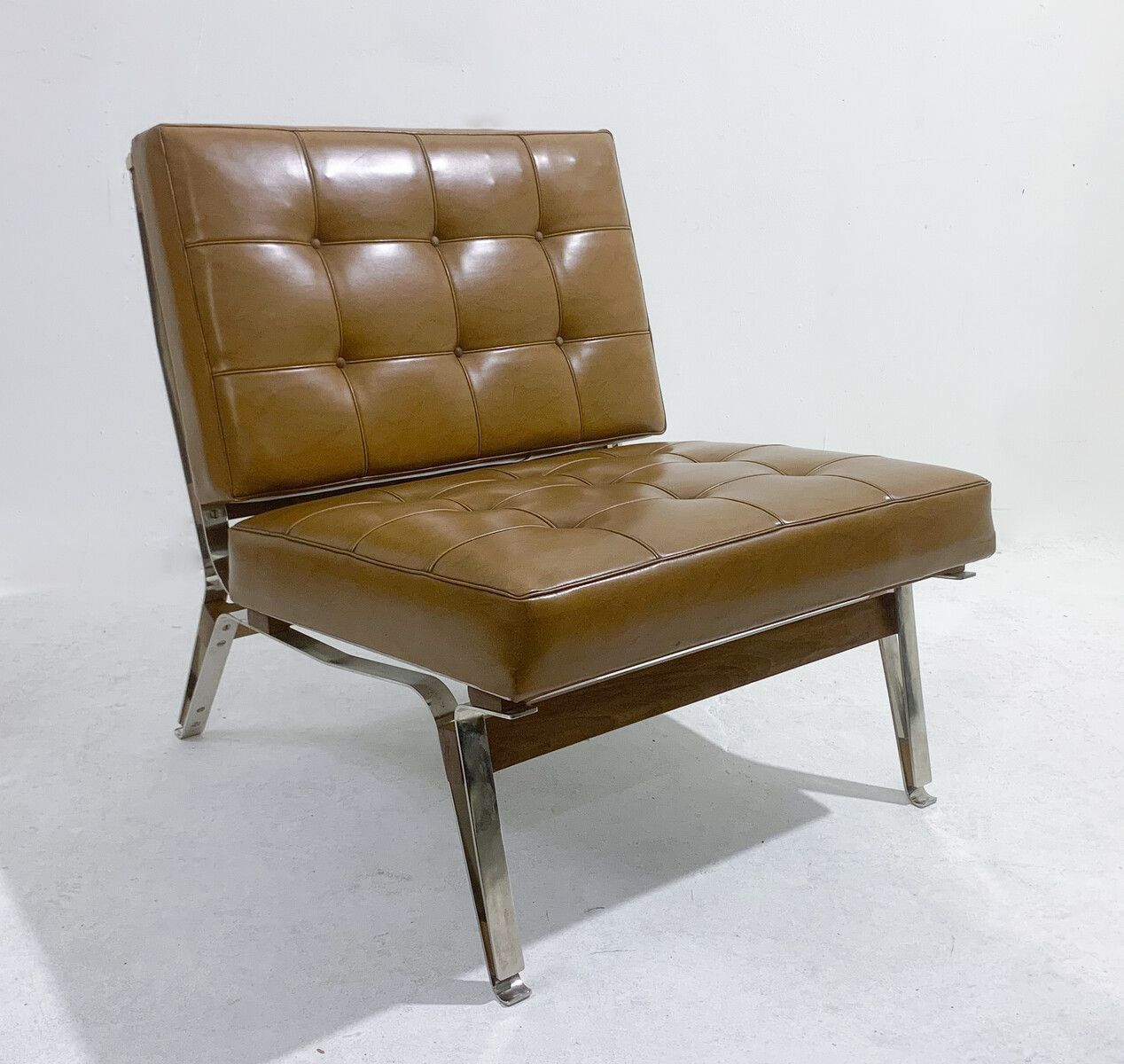 Pair Of Mid Century Modern "856" Armchairs By Ico Parisi photo Furniture