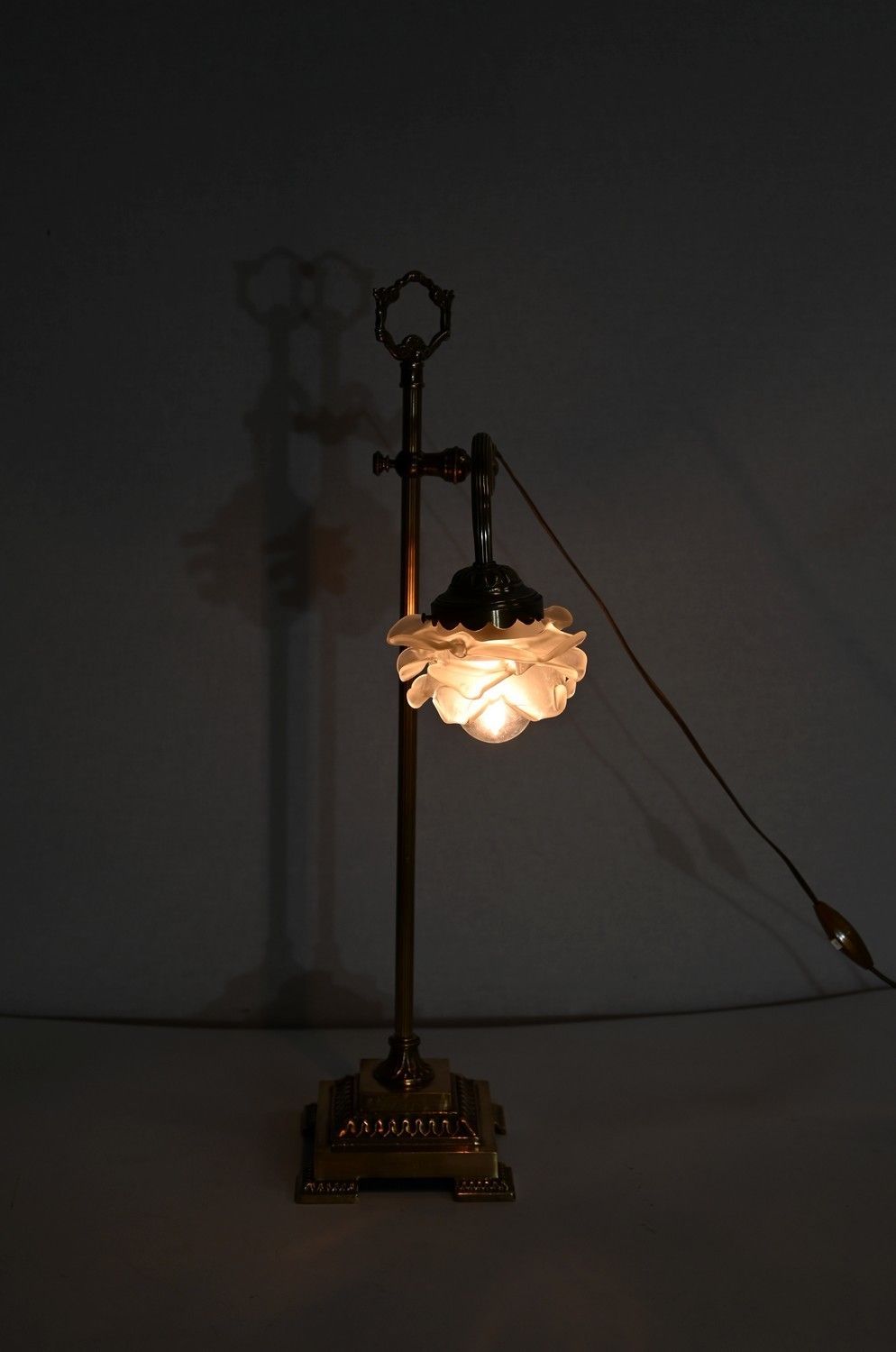 Small Tulip Lamp In Glass And Bronze, Adjustable, Art Deco – 1920 photo for sale