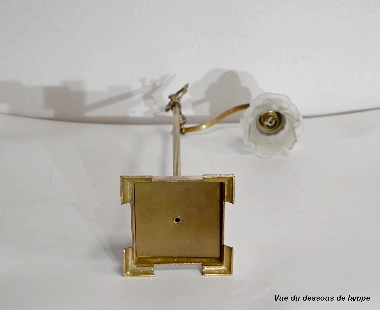 photo vintage Small Tulip Lamp In Glass And Bronze, Adjustable, Art Deco – 1920