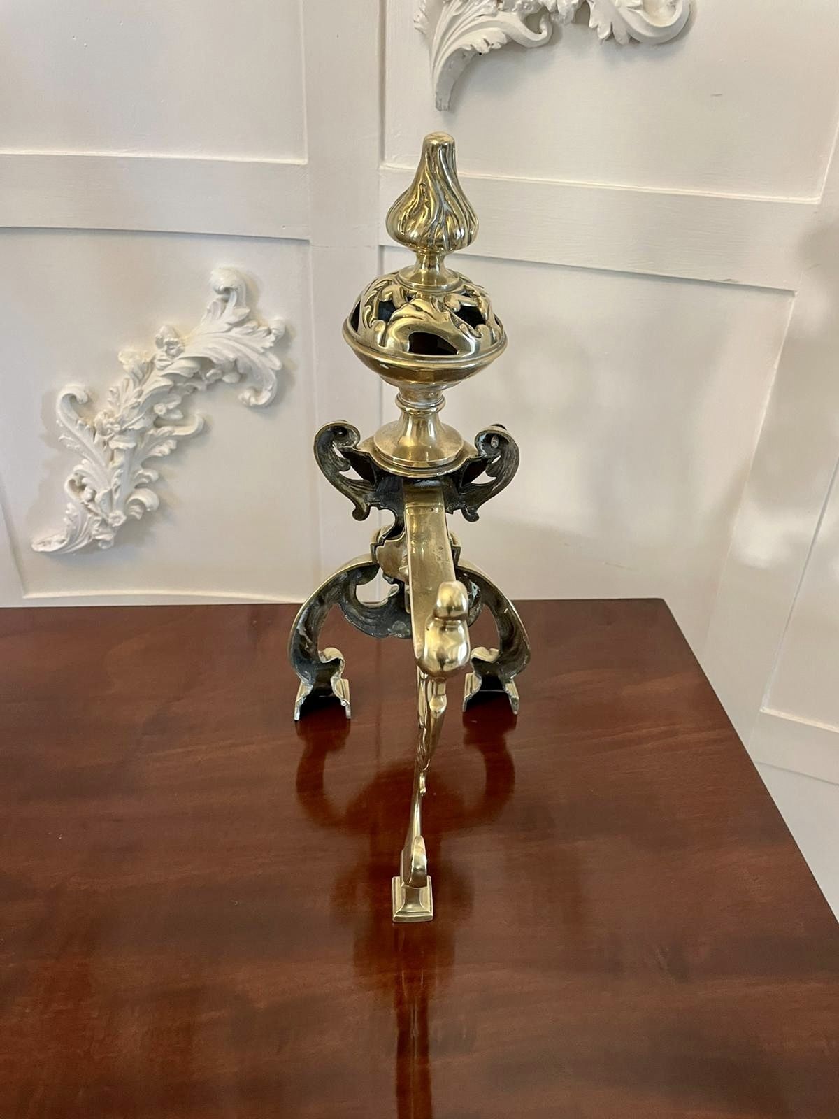 Fine Quality Pair Of Antique 19th Century Ornate Brass Fire Dogs photo vinterior
