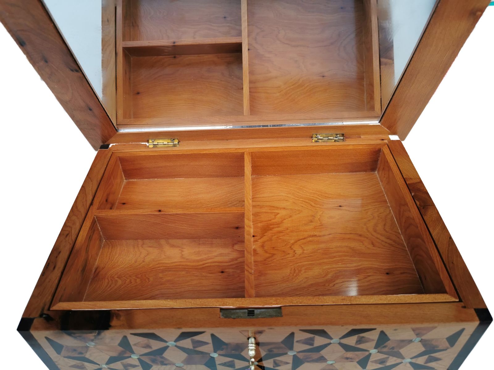 Luxurious Square Large Jewellery Box , Thuya Burl Inlaid With Mother Peart And Ebony photo vinterior
