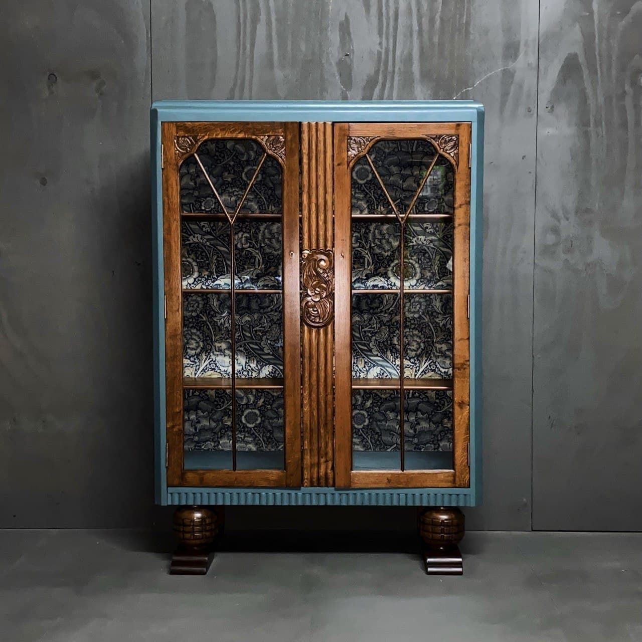 Wandle Blue Drinks Cabinet, Traditional photo vinterior