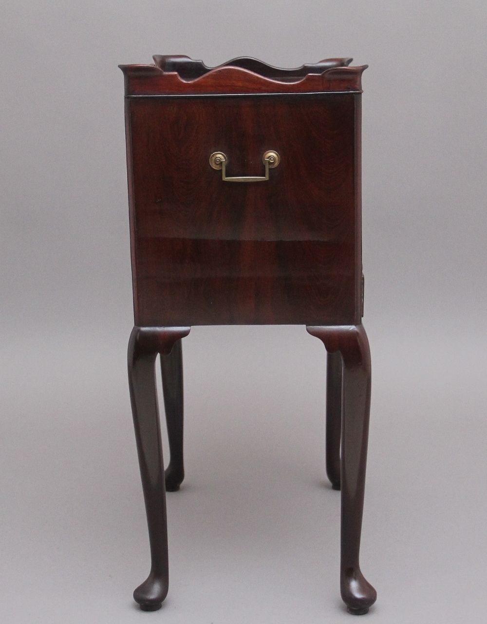 Early 20th Century Mahogany Bedside Cabinet In The Georgian Style photo Furniture