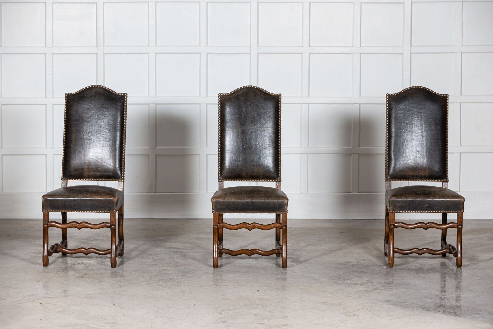 Set Of 6 French Louis XIV Style Oak Chairs photo vintage