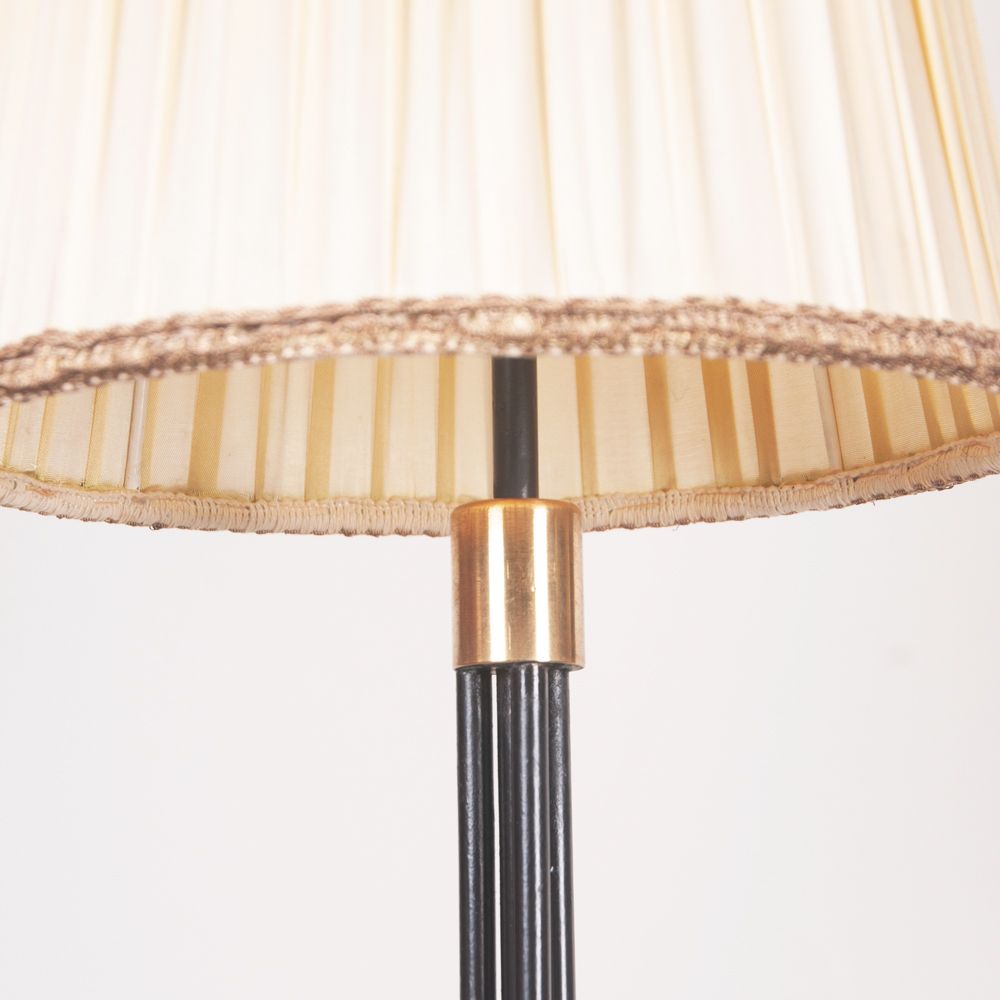 Black Tripod Base Floor Lamp photo vinterior
