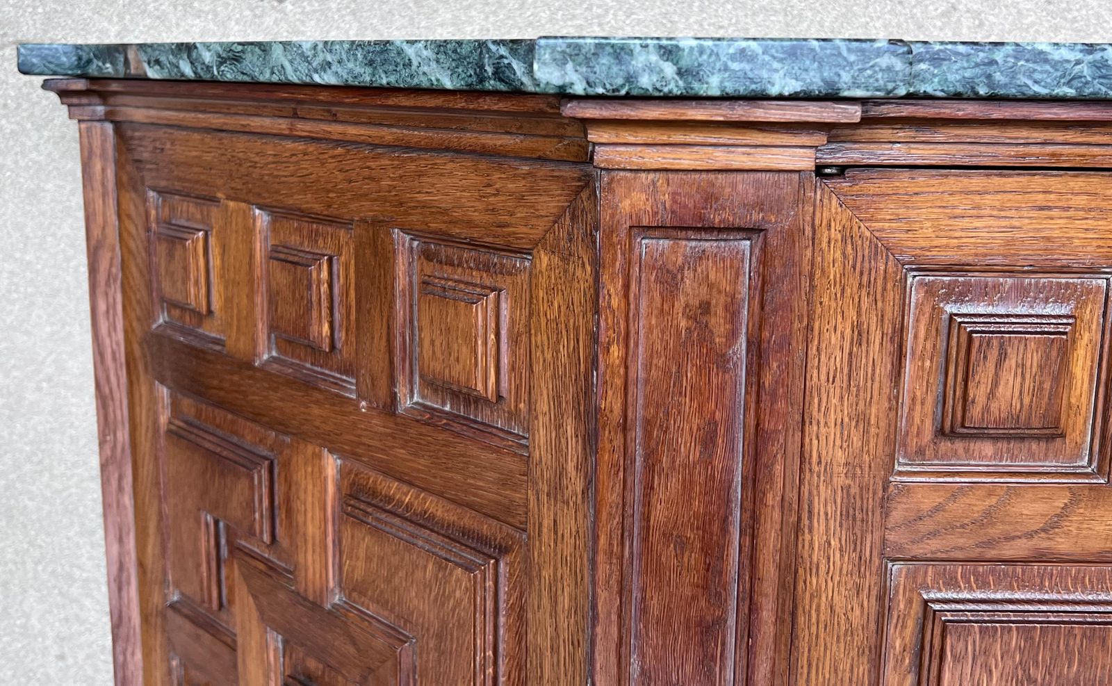 photo for sale Buffet baroque catalan en noyer sculpté, deux tiroirs, XIXe siècle