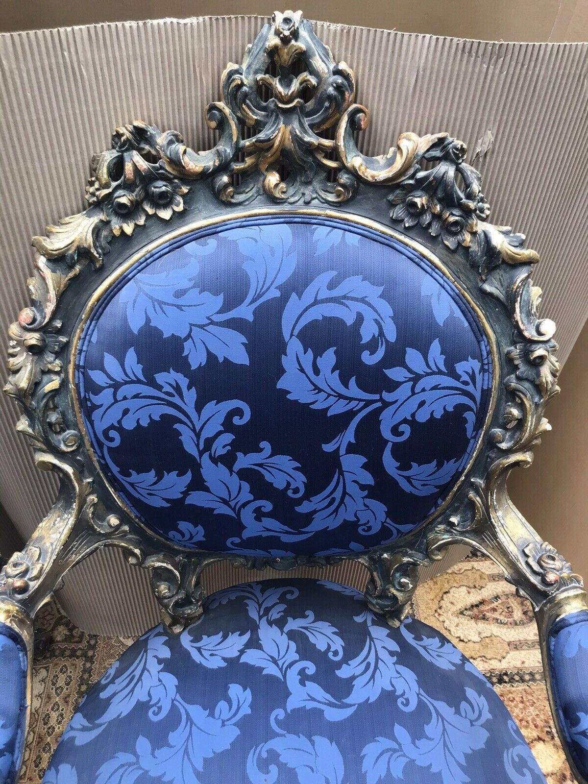 3850.0 Fine Antique Chateau Blue Silk Demask & Carved Giltwood 3 Piece Boudoir Suite photo