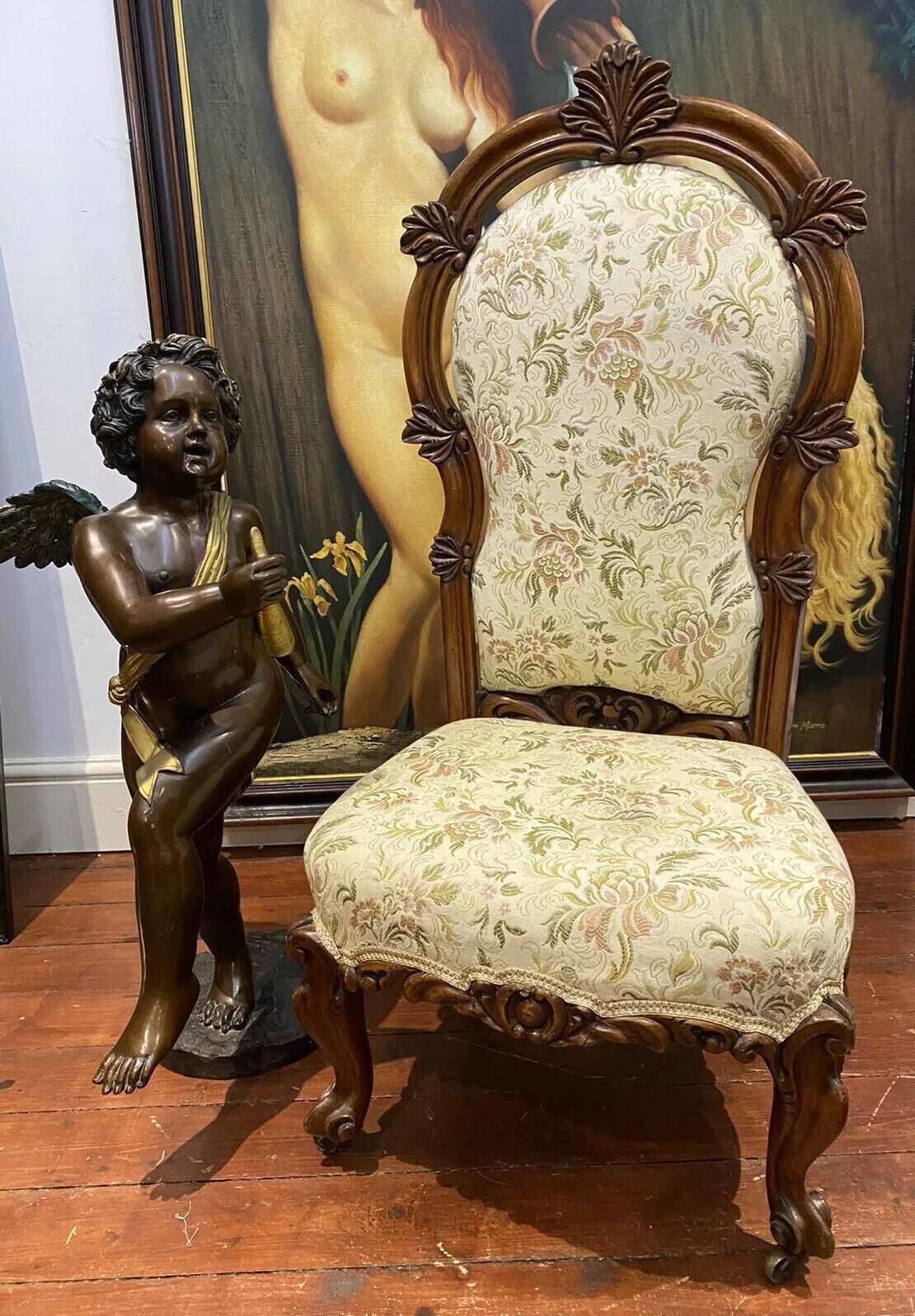 Queen Victoria Walnut Palace/ Boudoir Chair Adorned With Acanthus Leaves Motifs photo 495.0