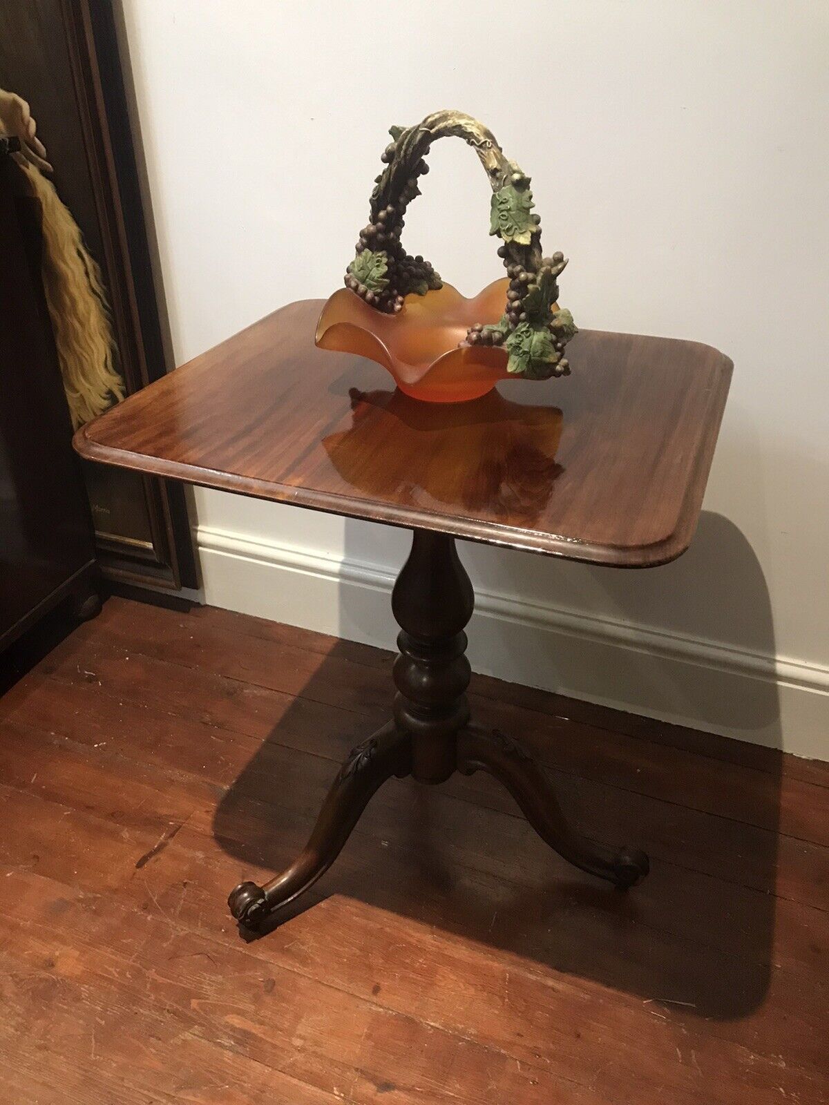 Quality 19th Century Elegant Mahogany Wine Table With Centre Turned Pedestal photo Furniture
