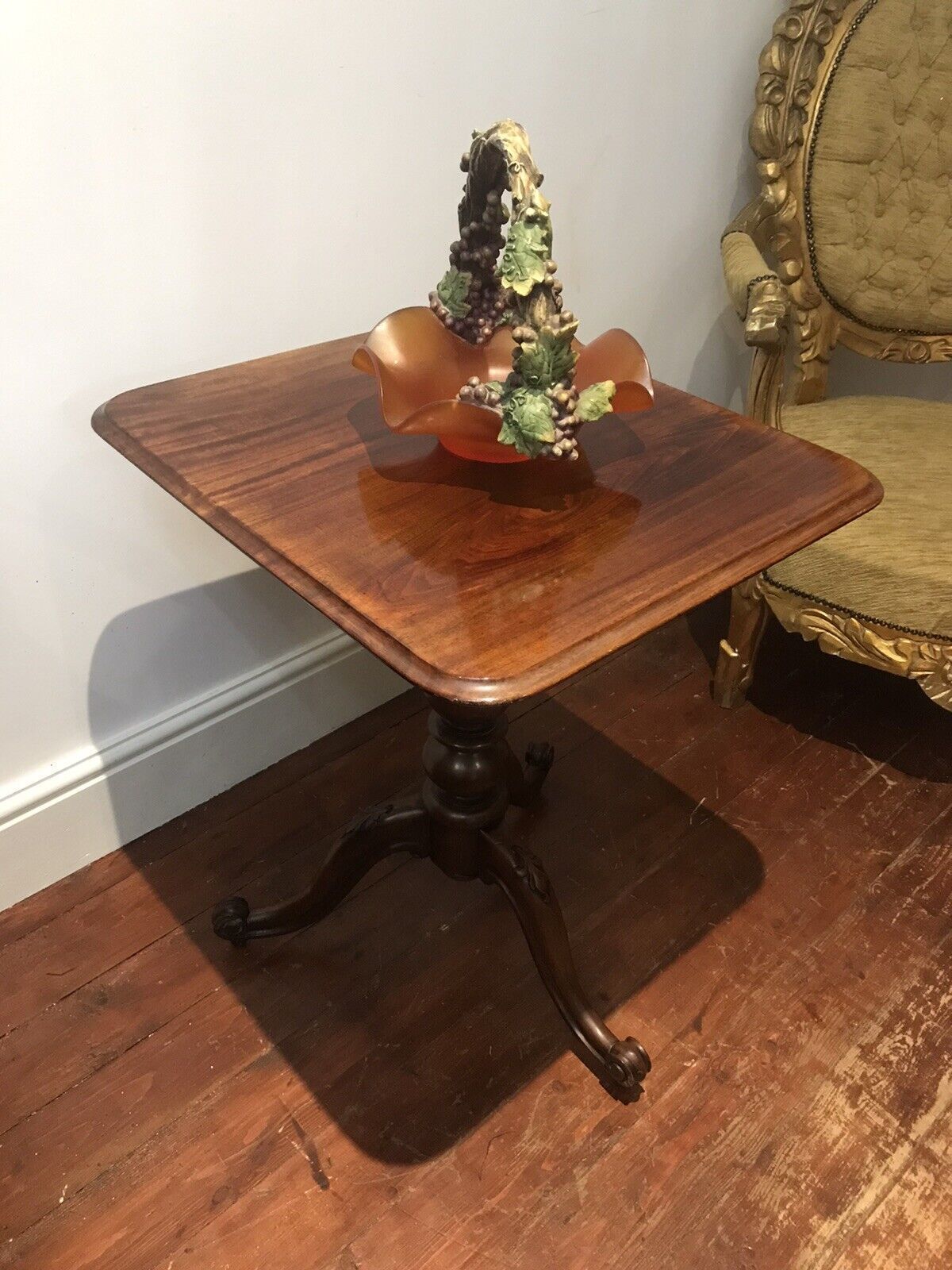 Quality 19th Century Elegant Mahogany Wine Table With Centre Turned Pedestal photo vinterior