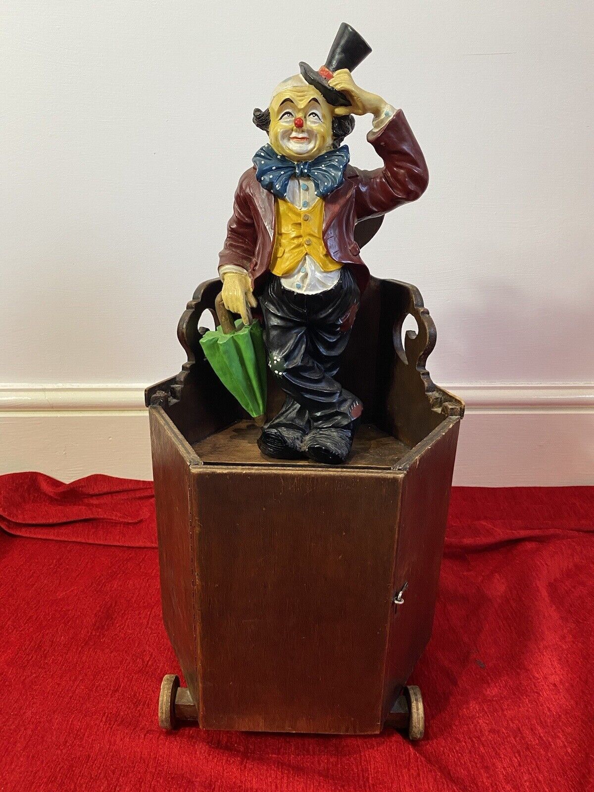 Decorative Gothic Church Pulpit In 1/4 Scale Apprentice Piece On Wooden Wheels photo 265.0