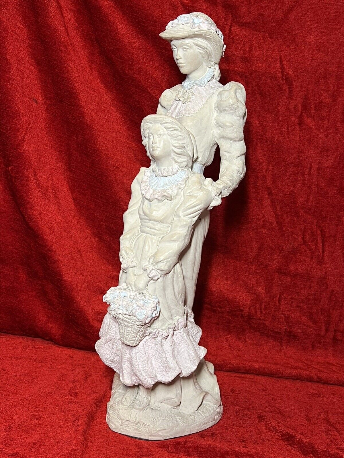 Alice Heath Chalkware Sculpture Of Victorian Embracing Mother & Daughter Signed photo Home Decor
