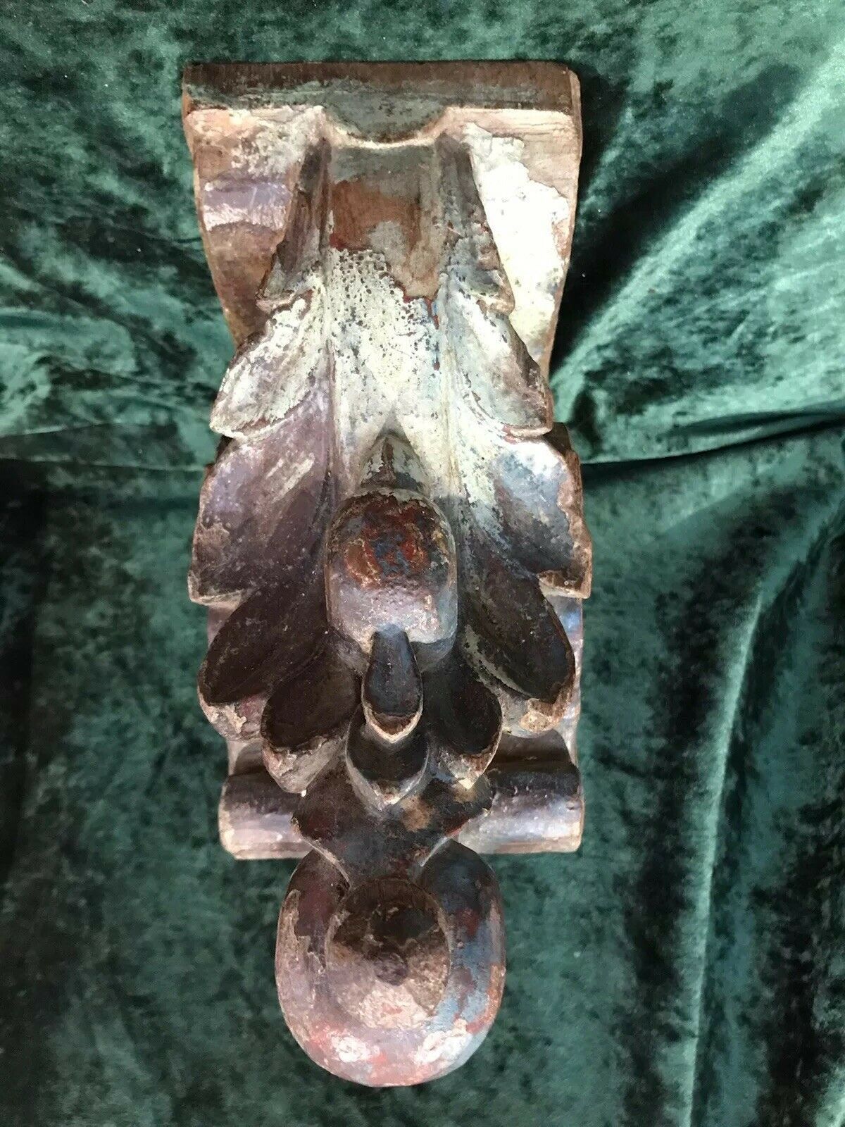 Early 19th Century Carved Wooden Acanthus Leaf & Pinnacle Top Corbel photo 245.0