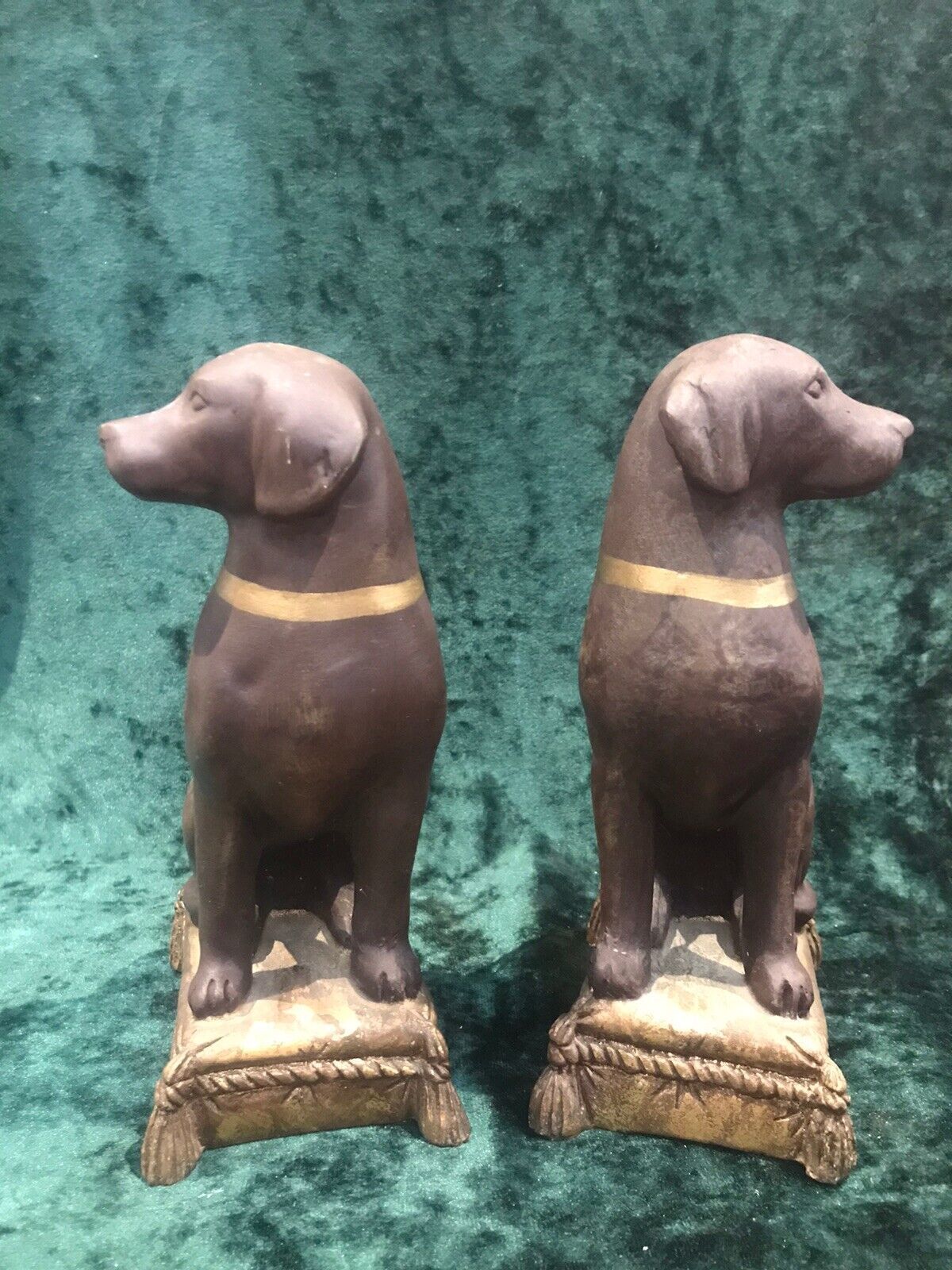 photo furniture Pair Of Heavy Quality Vintage Labradors On Gilt Tassled Cushion Plinths
