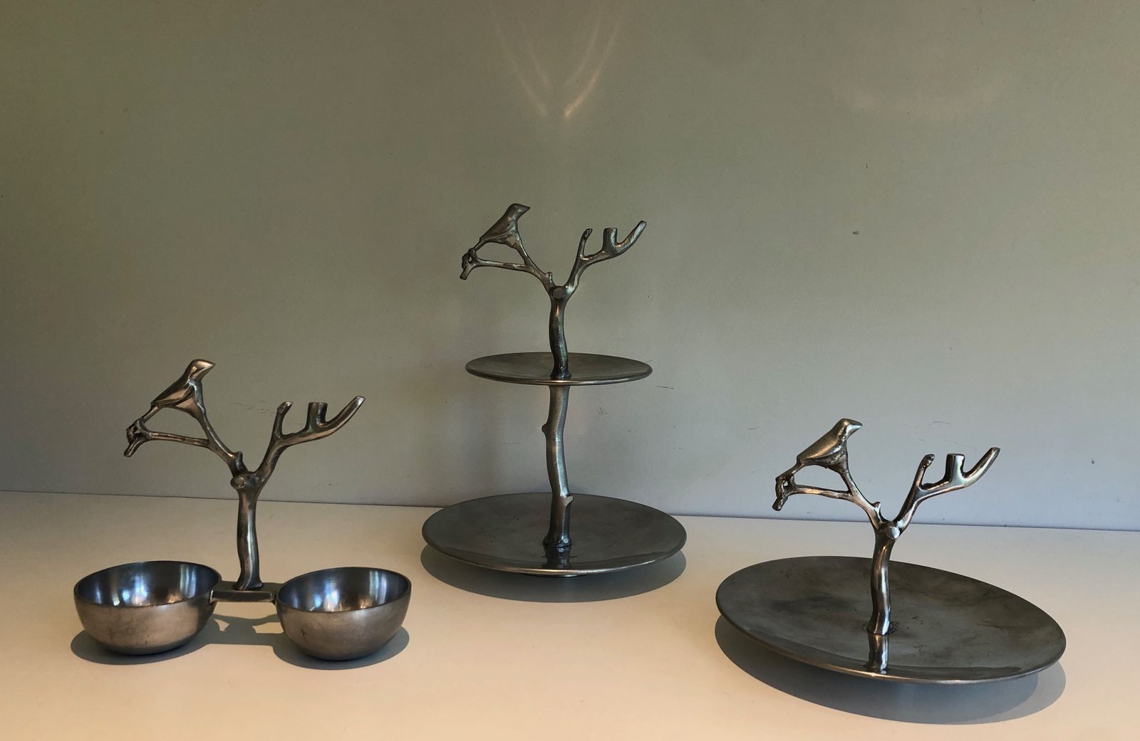 1850.0 Suite Of 3 Aluminum Serving Pieces Decorated With Birds And Branches photo
