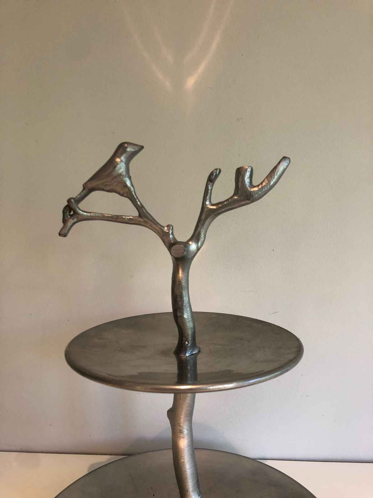 photo vintage Suite Of 3 Aluminum Serving Pieces Decorated With Birds And Branches