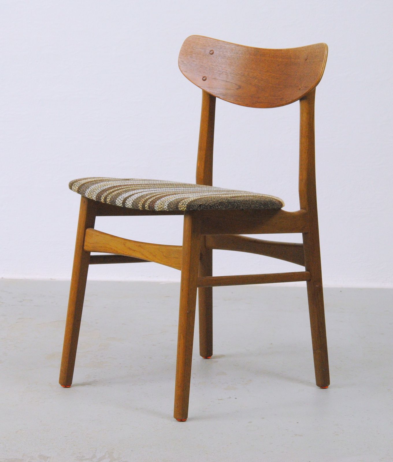 1570.0 Set Of Five Danish Dining Chairs In Teak And Oak 1960's photo