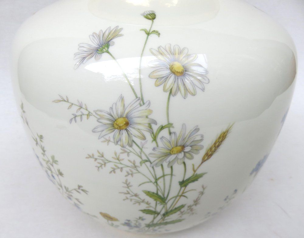 Wiesengrund And Bergeshöh`n Vase From K&A Krautheim Selb Bavaria, 1940s photo vintage