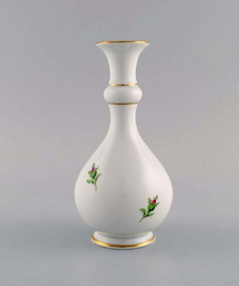 Meissen Pink Rose Vase In Hand Painted Porcelain With Gold Edges Early 20th C photo for sale