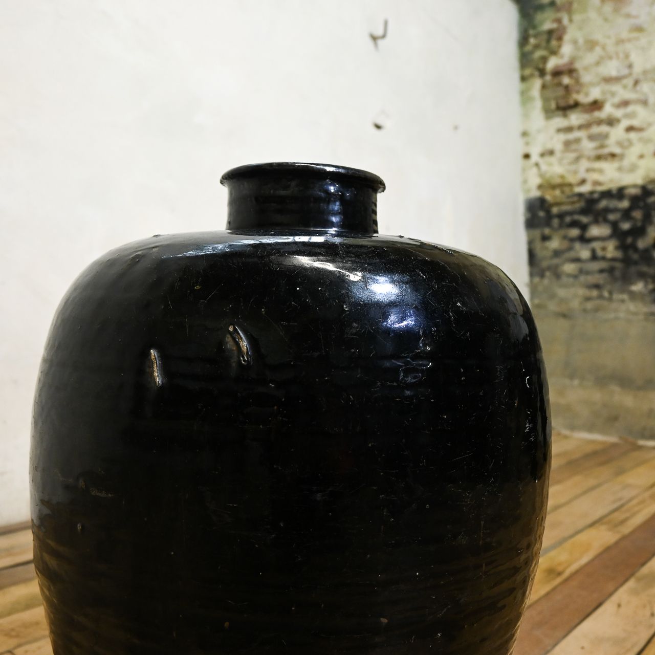 photo vintage A Large 19th Century Chinese Ceramic Rice Wine Jar   Shanxi