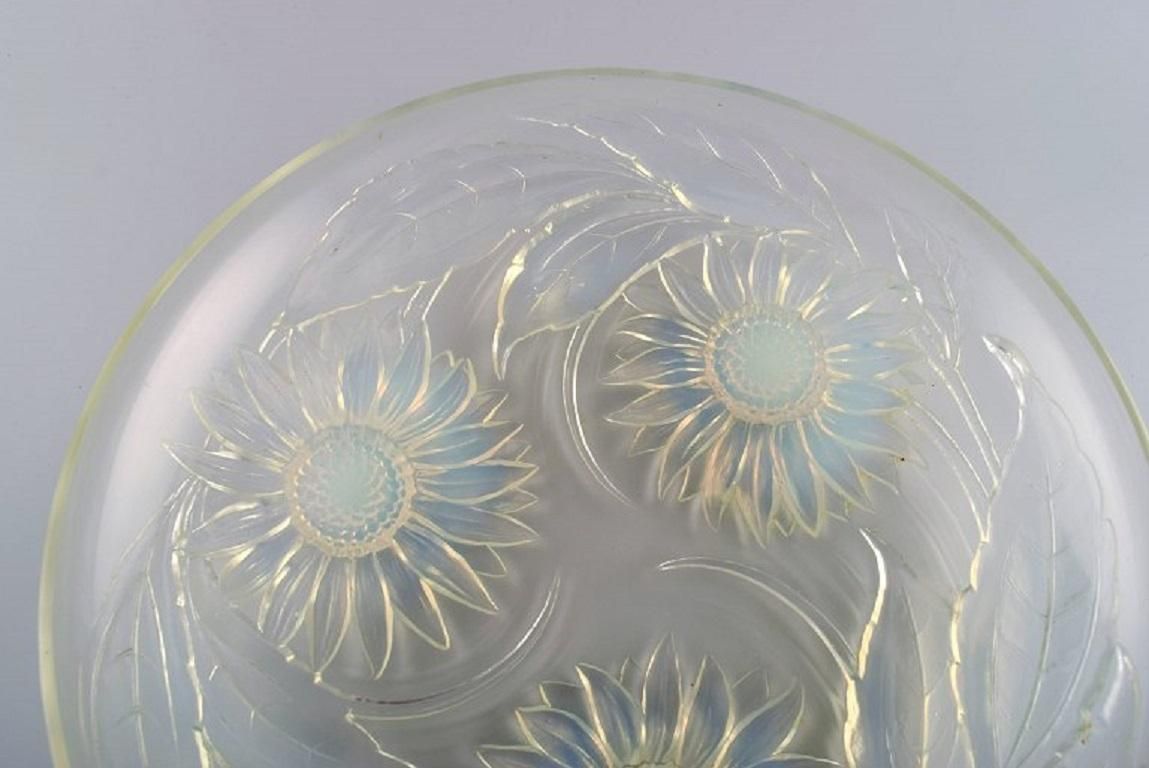 Verlys, France, Large Art Deco Bowl In Mouth Blown Art Glass With Flowers photo Home Decor