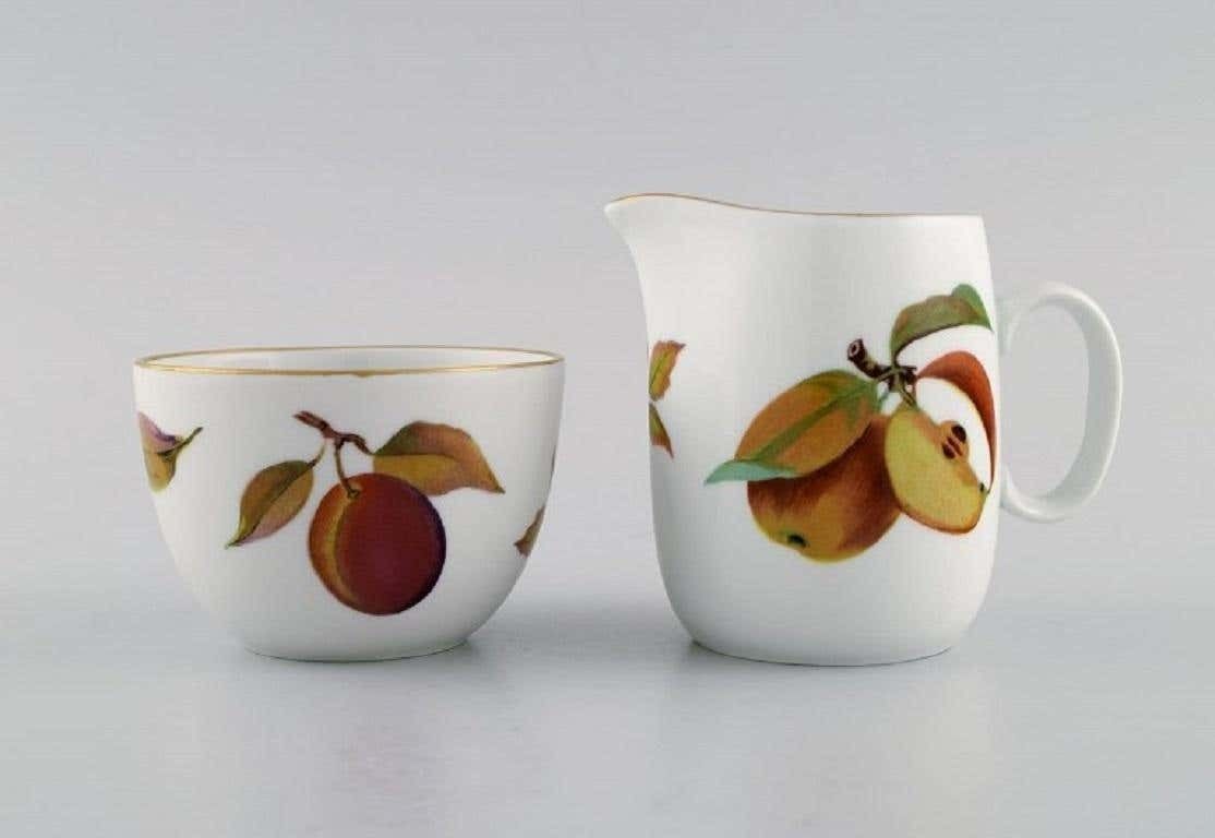 Royal Worcester, England, Coffee Cups & Saucers, Sugar Bowl, Cream Jug photo vinterior