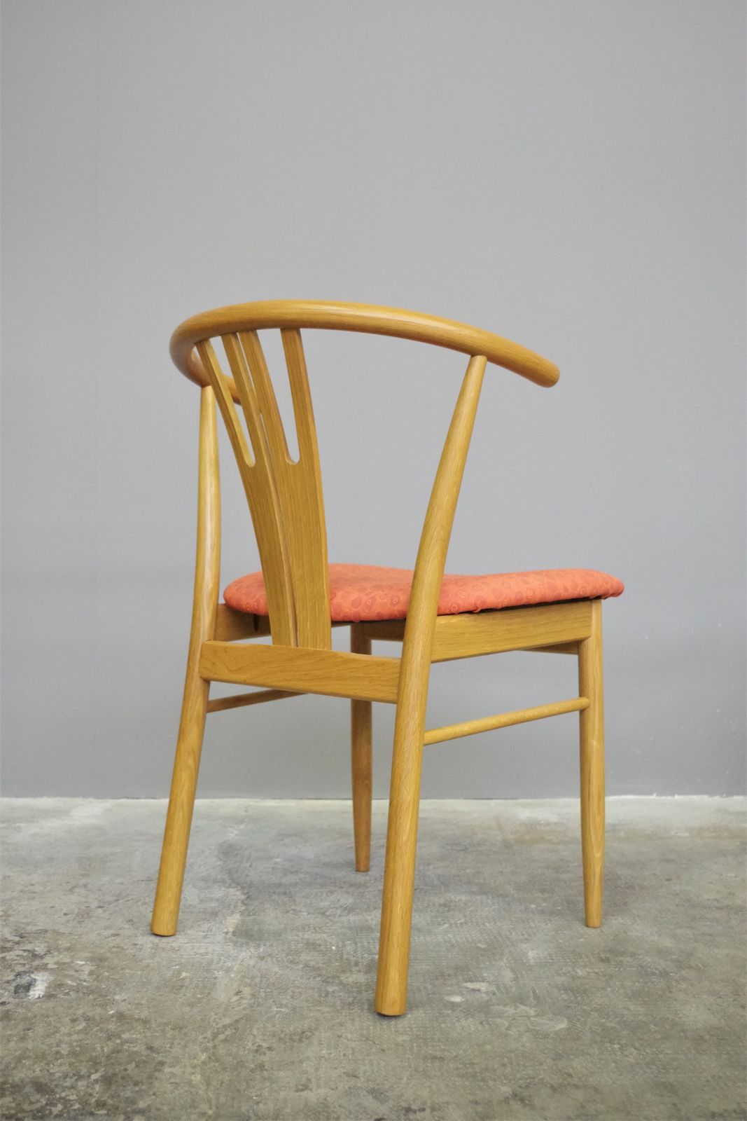 920.0 Set Of 11 New Modern Oak Chairs In Curved Wood photo