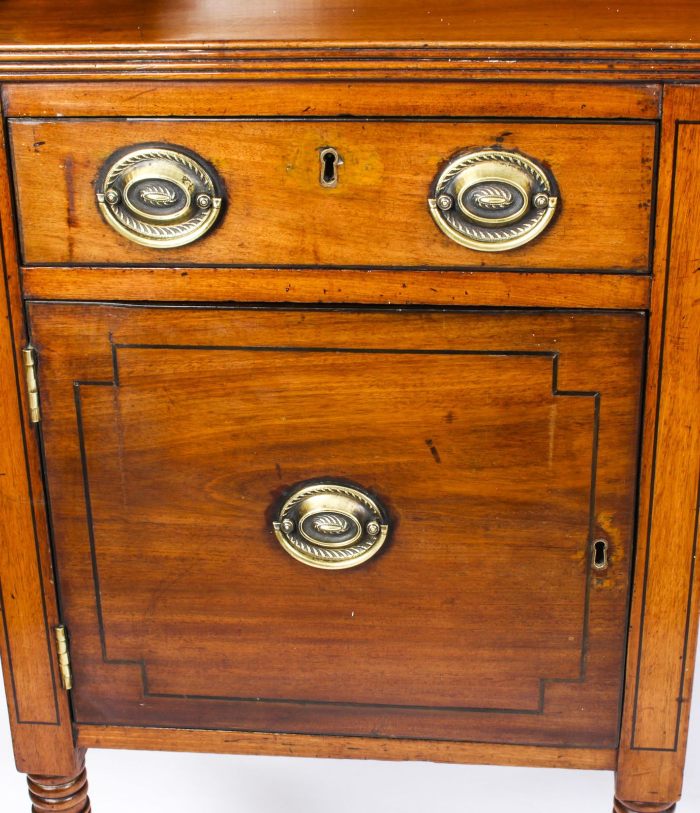 photo furniture Antique George III  Mahogany And Line Inlaid Sideboard Ca 1790