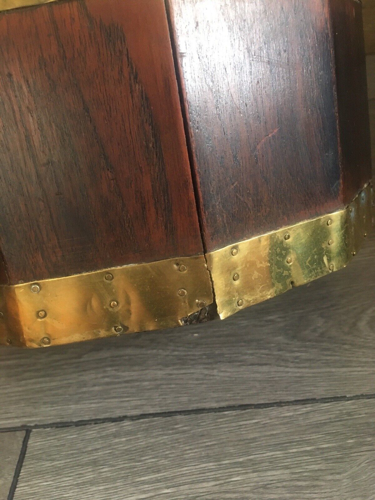 photo furniture Antique 12 Sided Coopered Mahogany & Brass Barrel Planter Jardiniere Wine Cooler