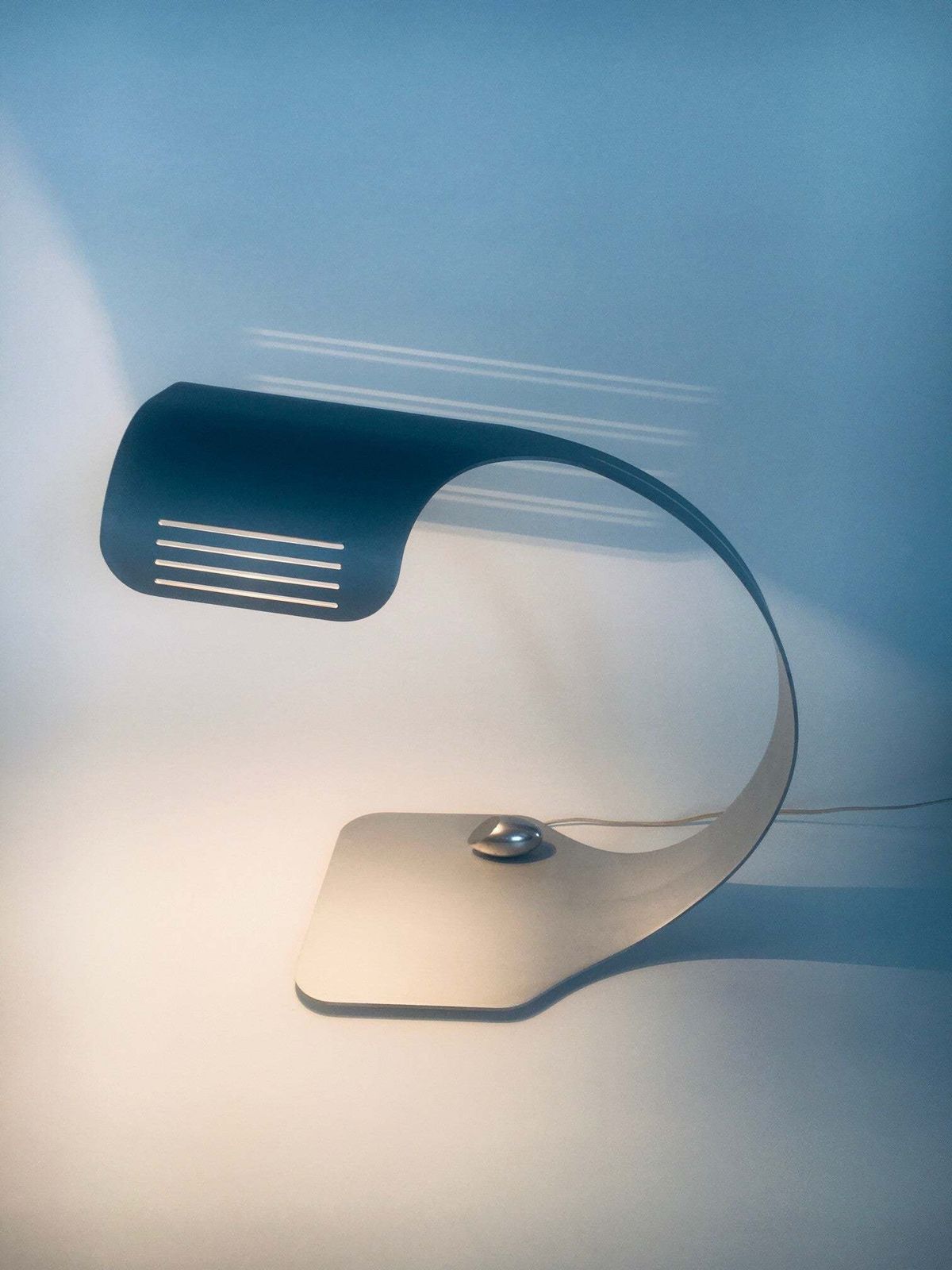 photo vinterior Aluminium 'Colomba' Bureaulamp Van Walter & Moretti, Frankrijk 1972