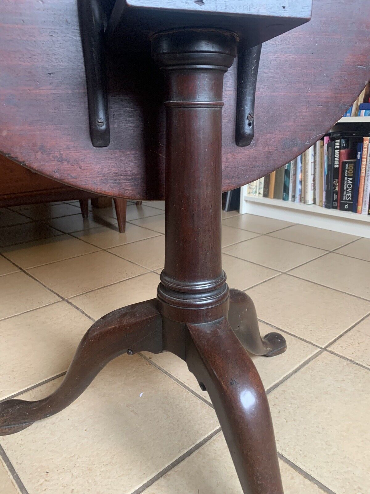 Georgian Pillar Tea Table With One Piece Mahogany Top And Birdcage Action 1760 photo vinterior
