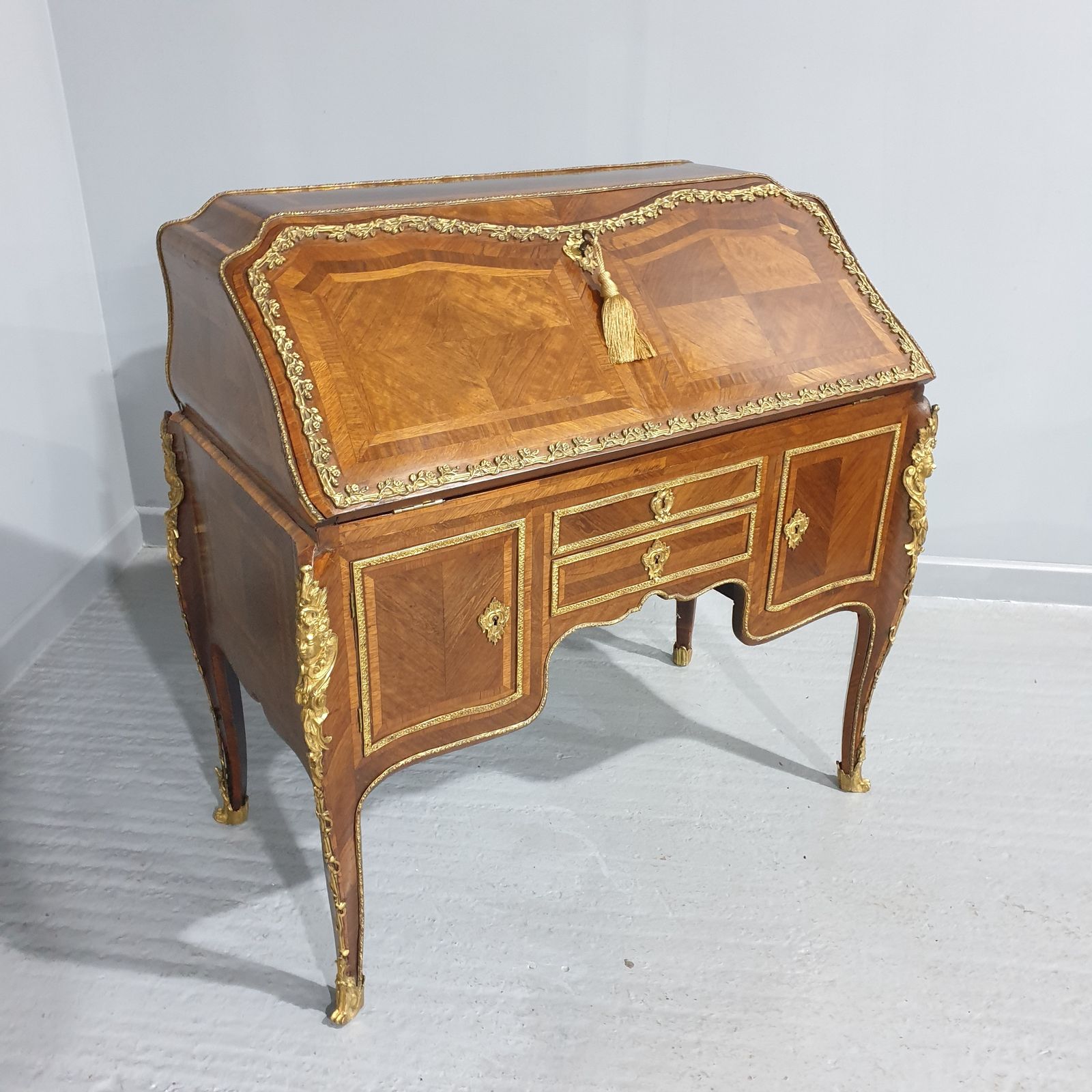 Excellent  Quality Early 19thc. French Kingwood Parquetry Bureau