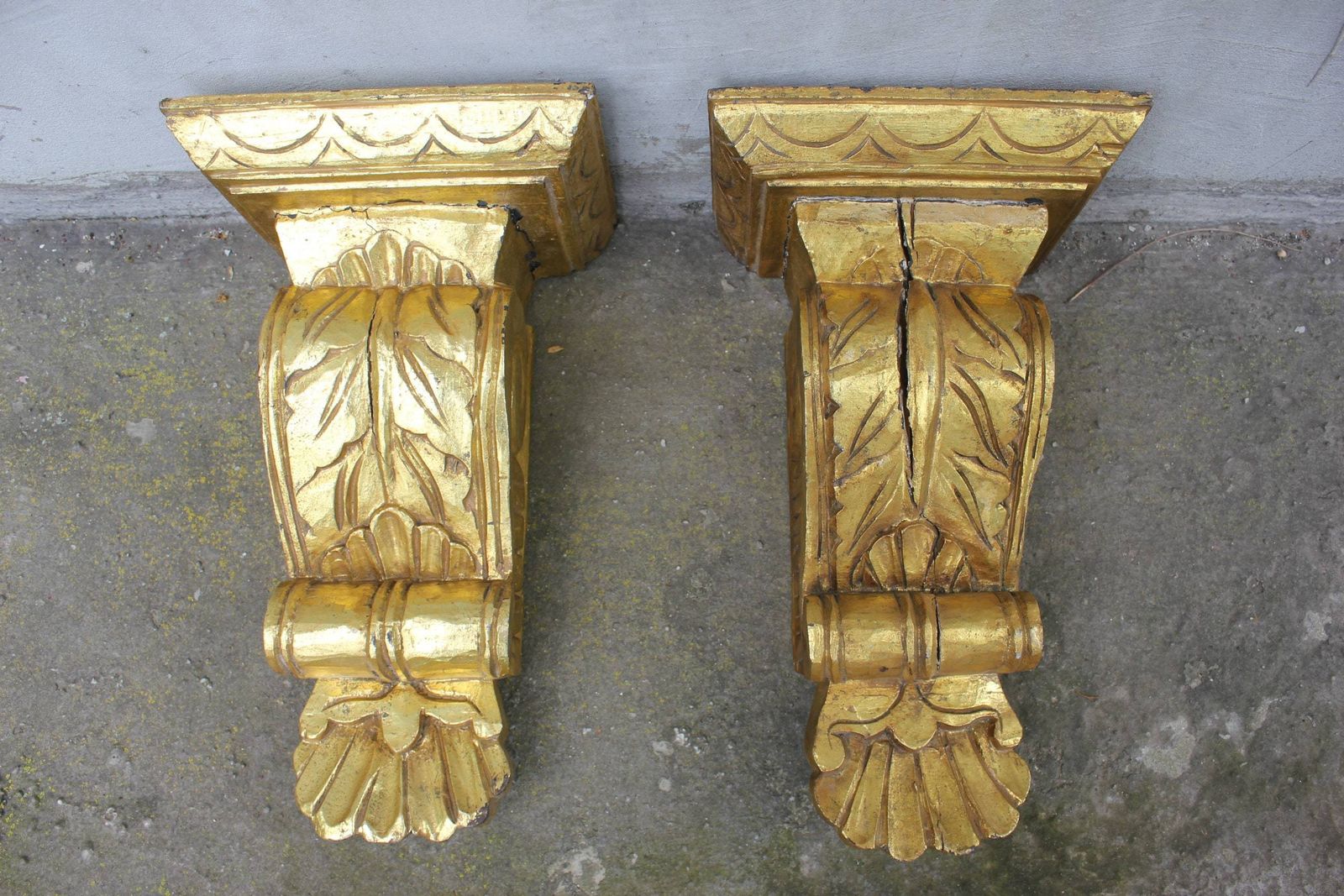 Pair Corbels Acanthus Scroll Hand Carved Wooden Fireplace Surround, Two Consoles photo Home Fixtures