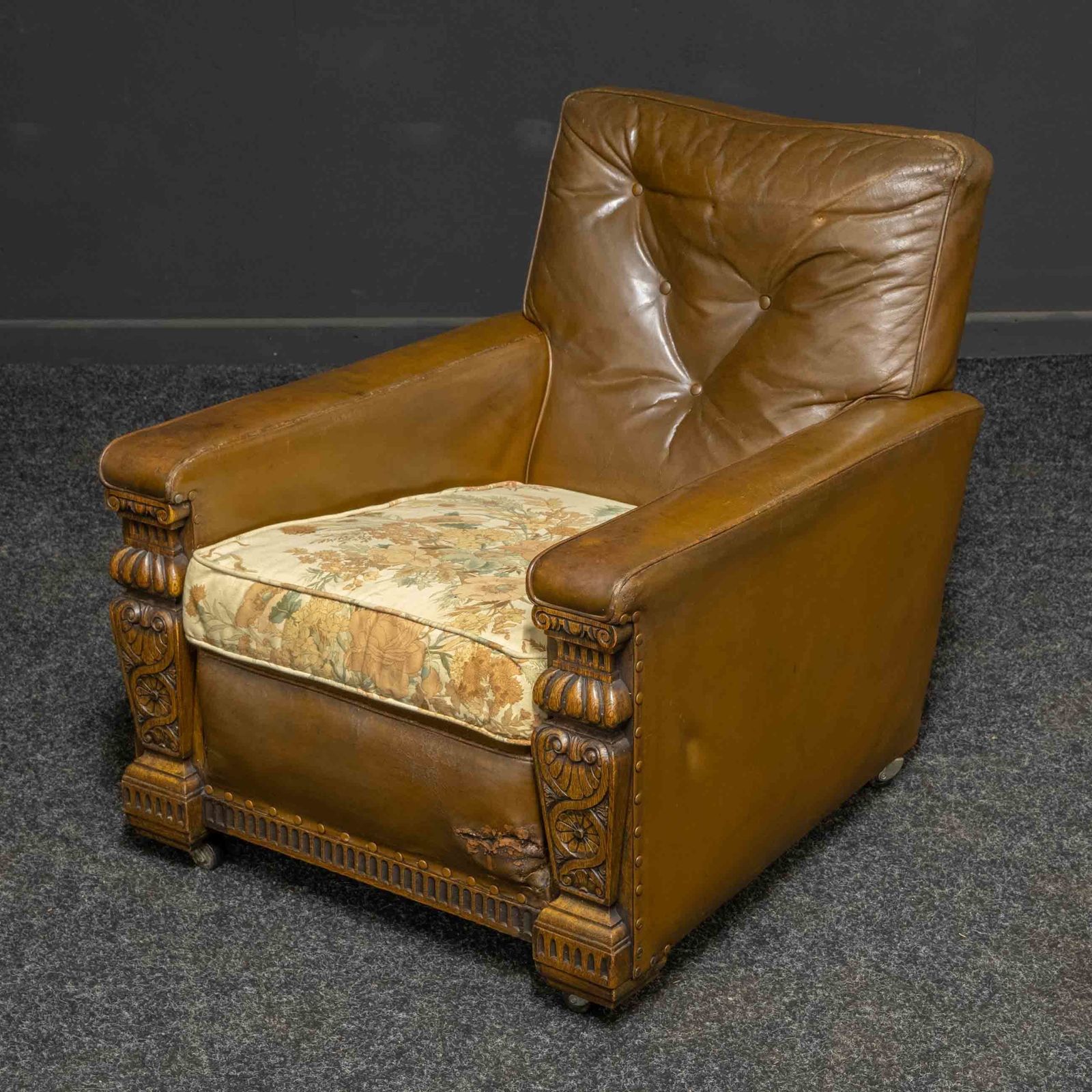 photo vinterior Ladies And Gents Pair Of Early 20th Century Leather Armchairs