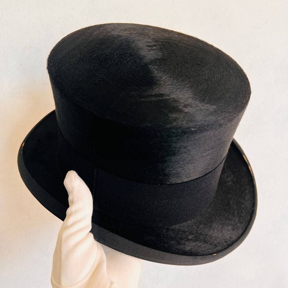 Vintage Zijden Zwarte Hoge Hoed Voor Heren, In Bijbehorende Doos photo Woonaccessoires