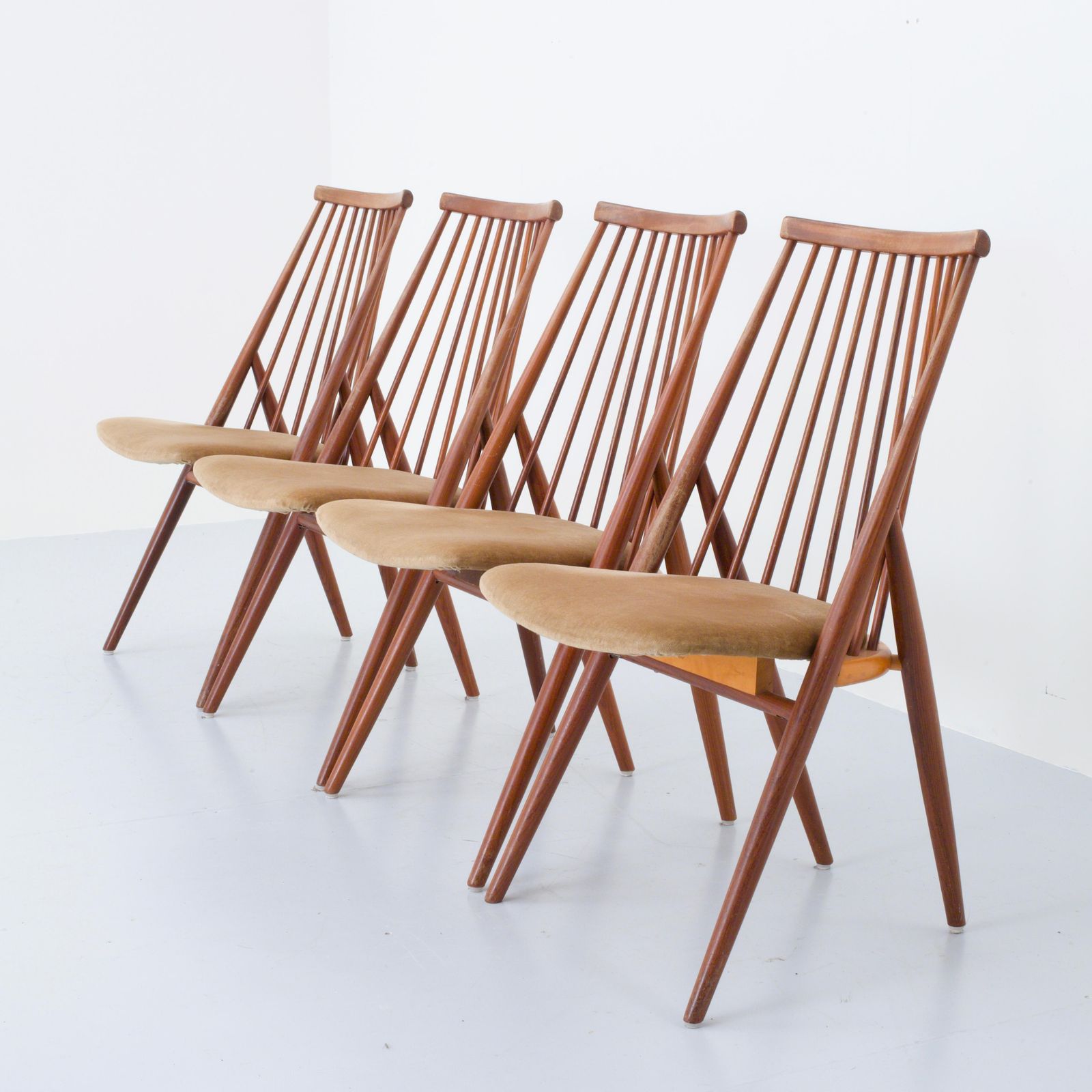 Set Van 4 Flamingo Stoelen Van Thea Leonard Voor Nassjo Stolefrabrik photo 3016.0