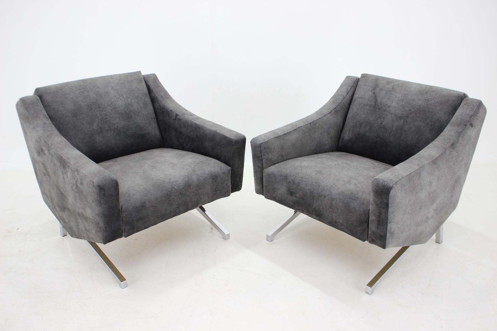 1970s Pair Of Italian Design Armchairs photo Furniture