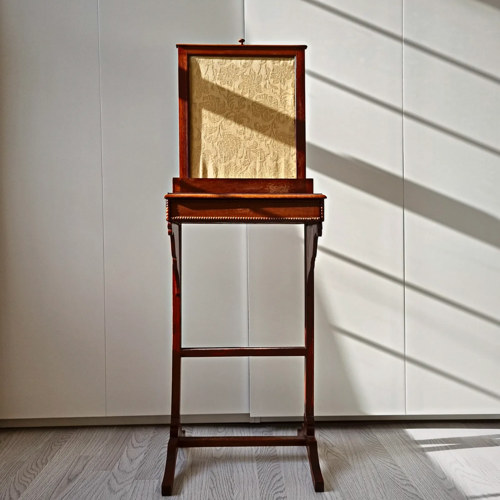 19th Century Antique Mahogany Wood Fire Screen Table | Rising Fabric Panel And Secret Drawer | Circa 1800s | Dressing Jewellery photo furniture