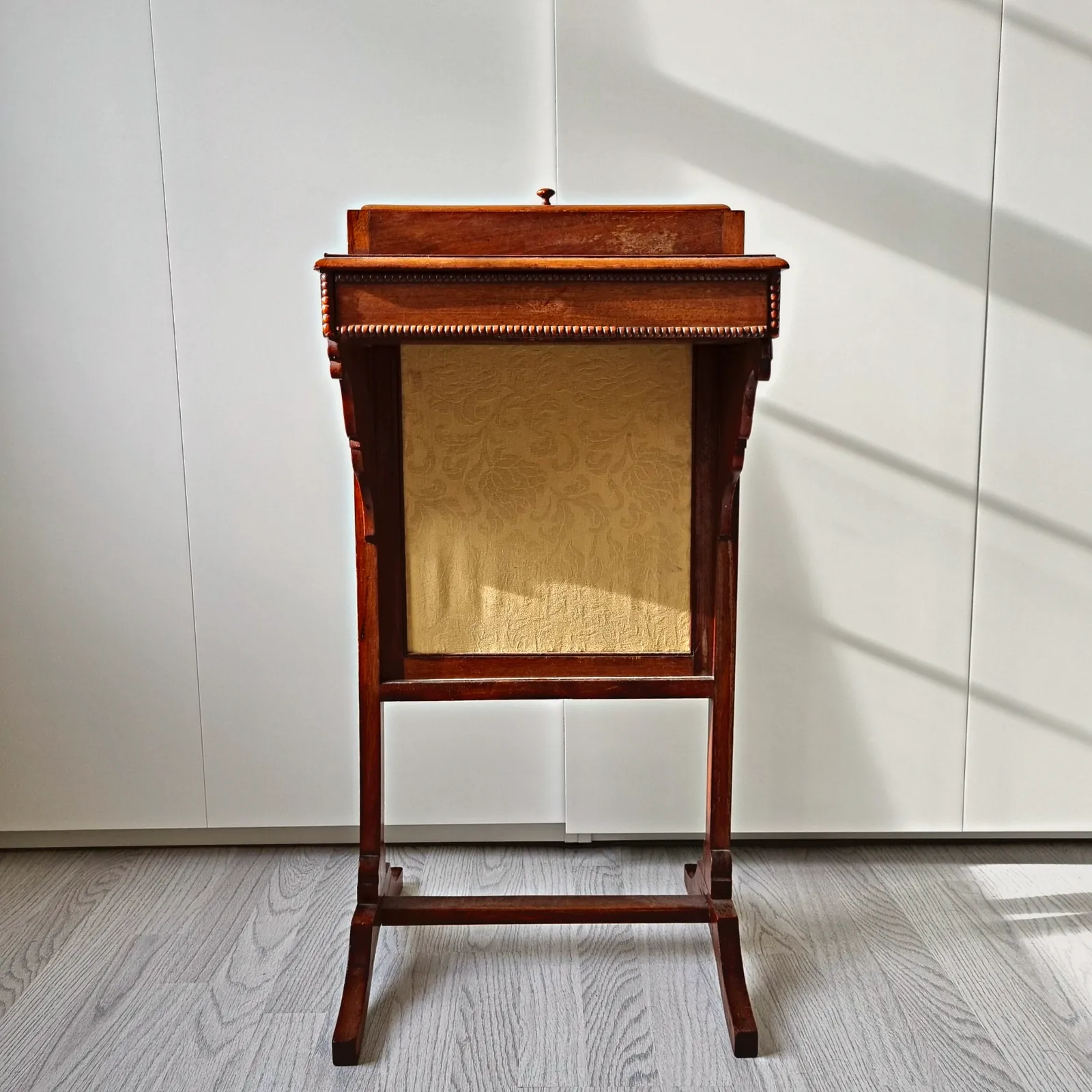 19th Century Antique Mahogany Wood Fire Screen Table | Rising Fabric Panel And Secret Drawer | Circa 1800s | Dressing Jewellery