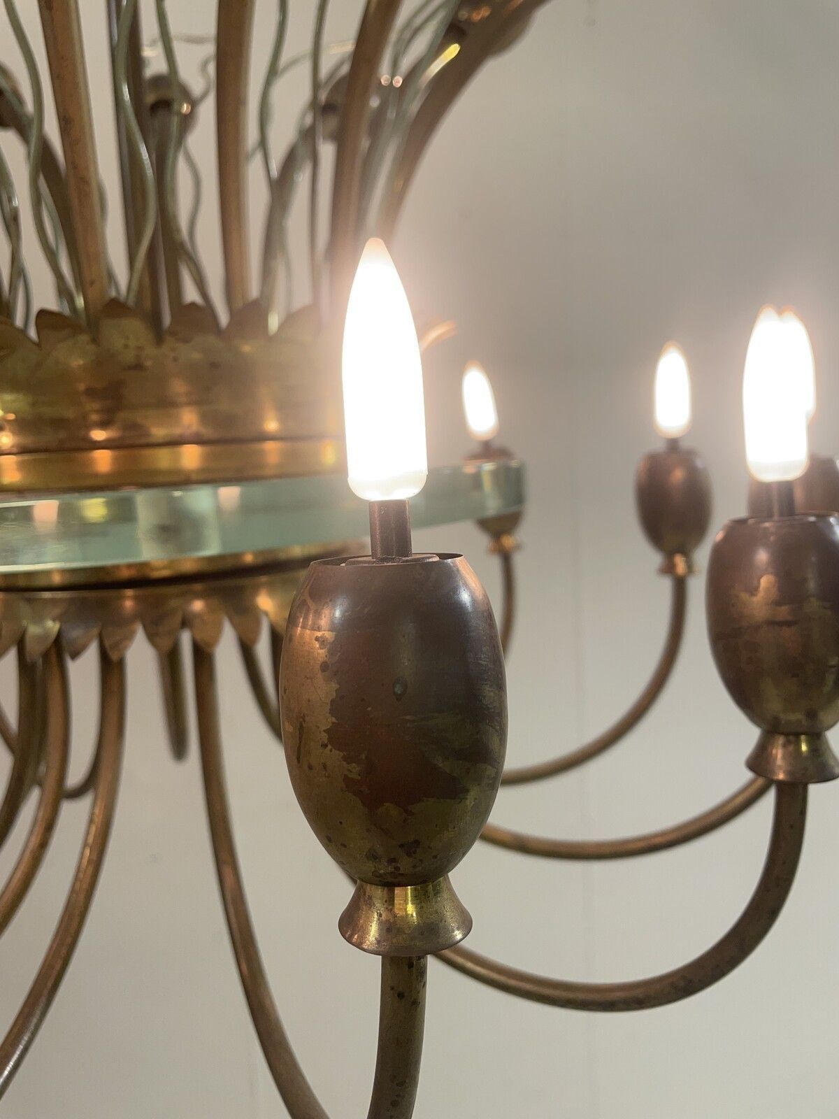 Mid Century Modern Italian Chandelier In Brass & Glass photo vinterior