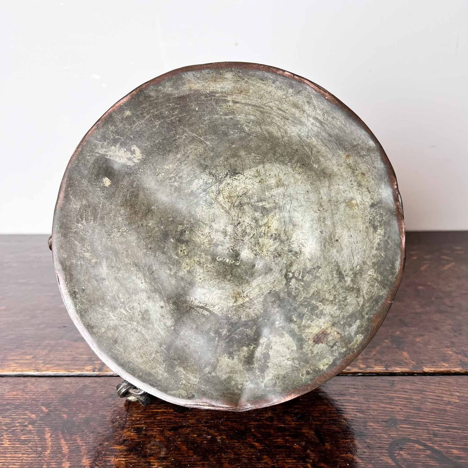 photo vinterior Antique Indian Metal Pandan Betel Box