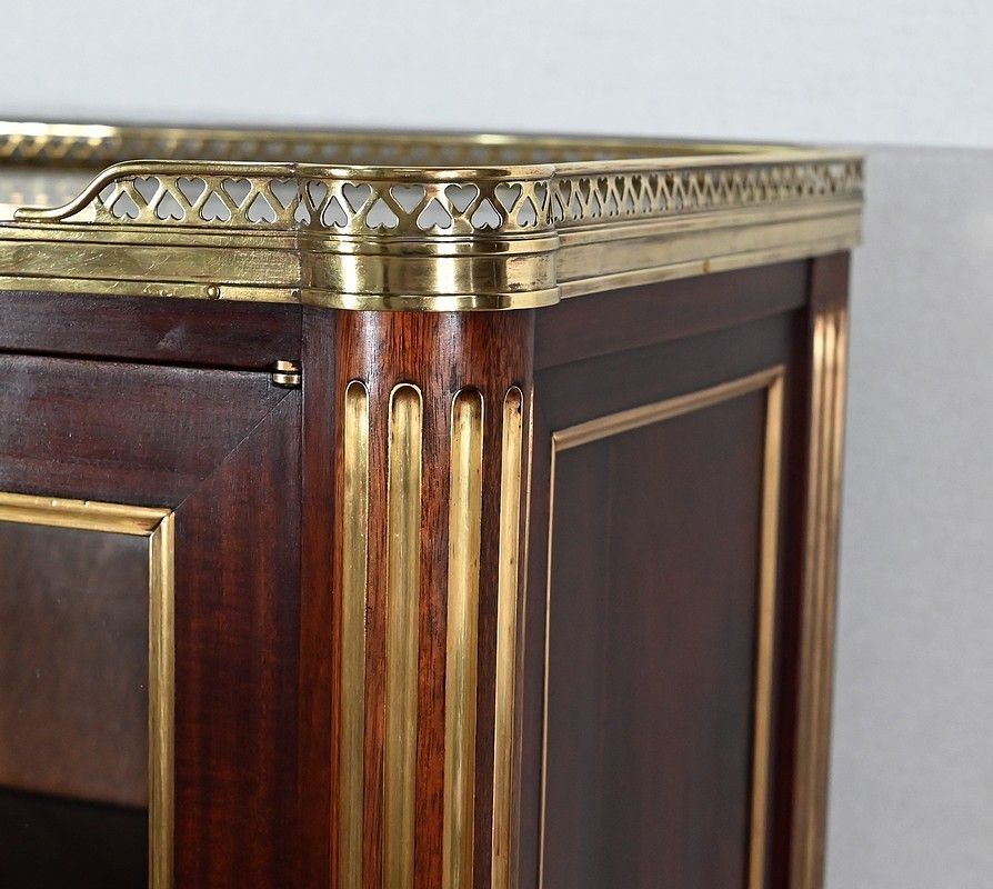 photo furniture Mahogany Bookcase, Louis XVI Style – 19th Century