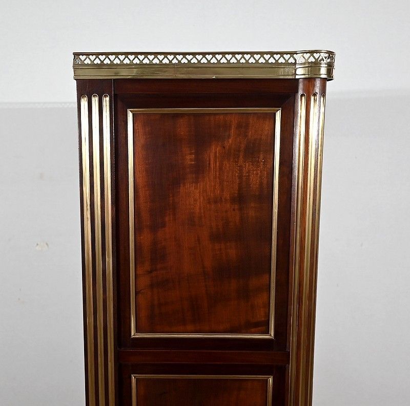 photo vintage Mahogany Bookcase, Louis XVI Style – 19th Century