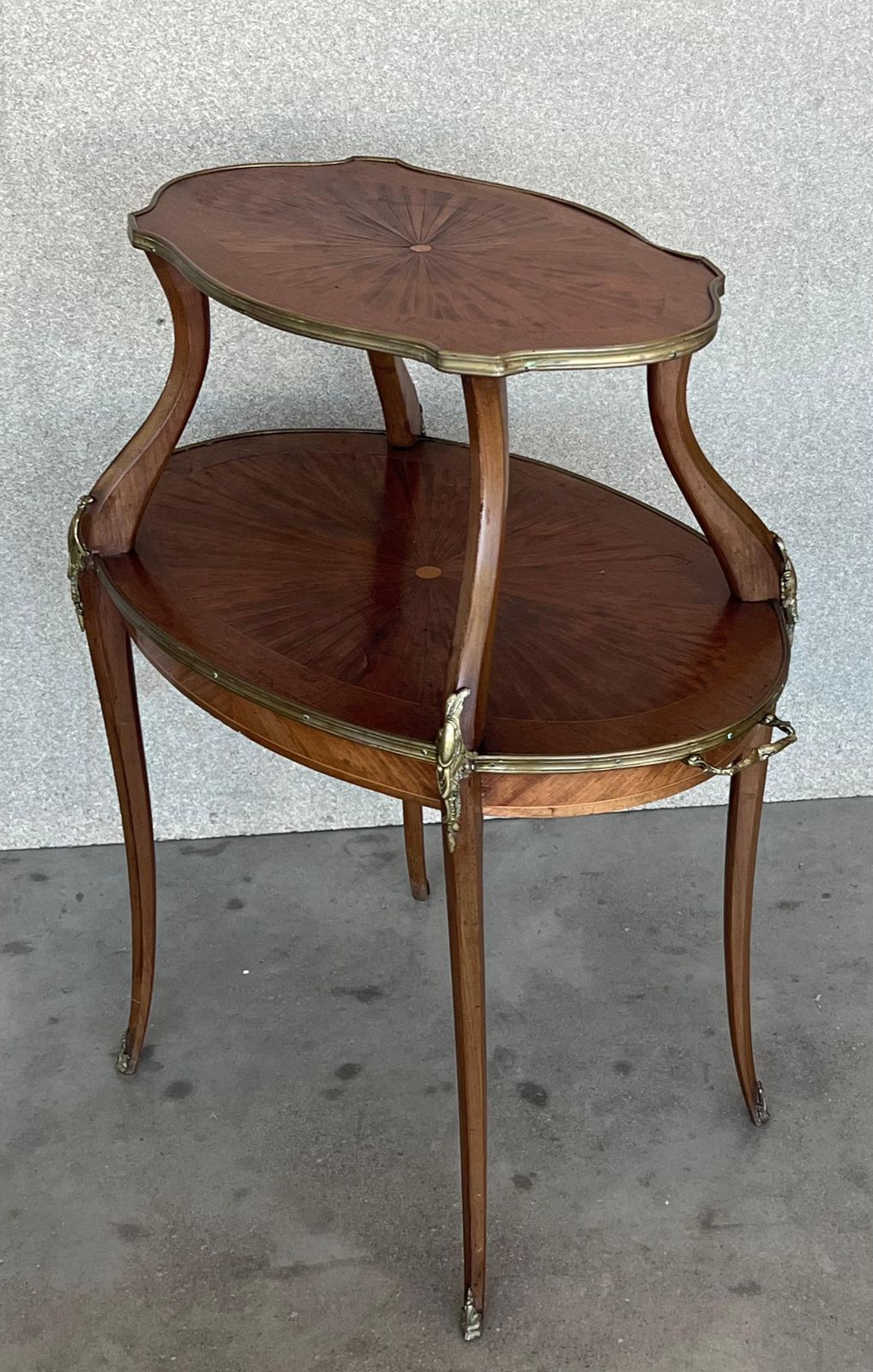 Table basse ou d'appoint française en acajou et laiton à deux plateaux photo 2356.0