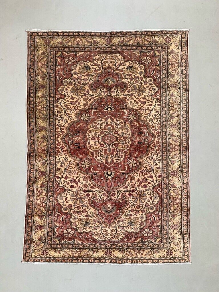 Vintage Turkish Rug 211x147 Cm Shabby Carpet Central Anatolian Medium