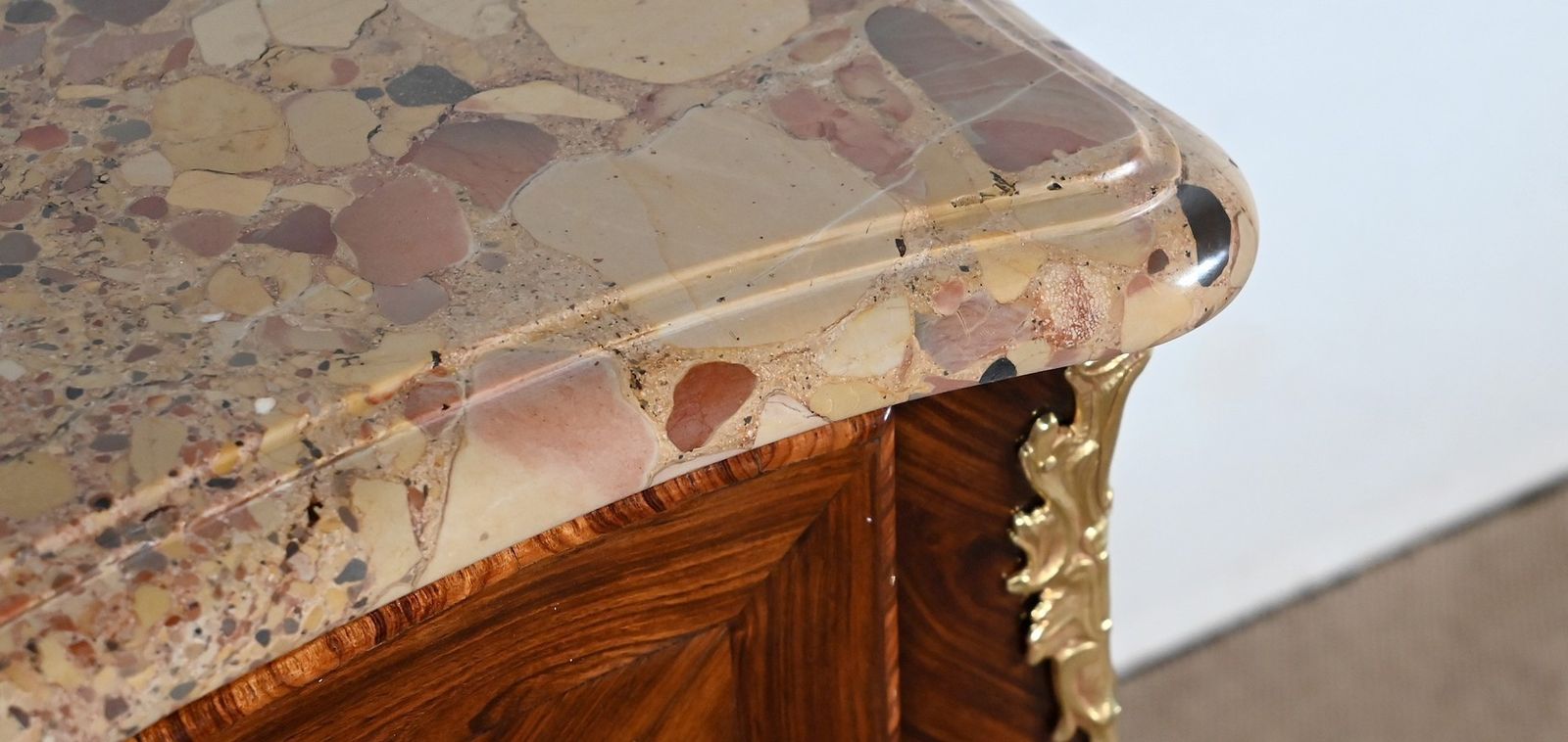 Chest Of Drawers In Precious Wood, Stamped P. Migeon, Louis XV Period – 1st Part Of The 18th Century photo buy