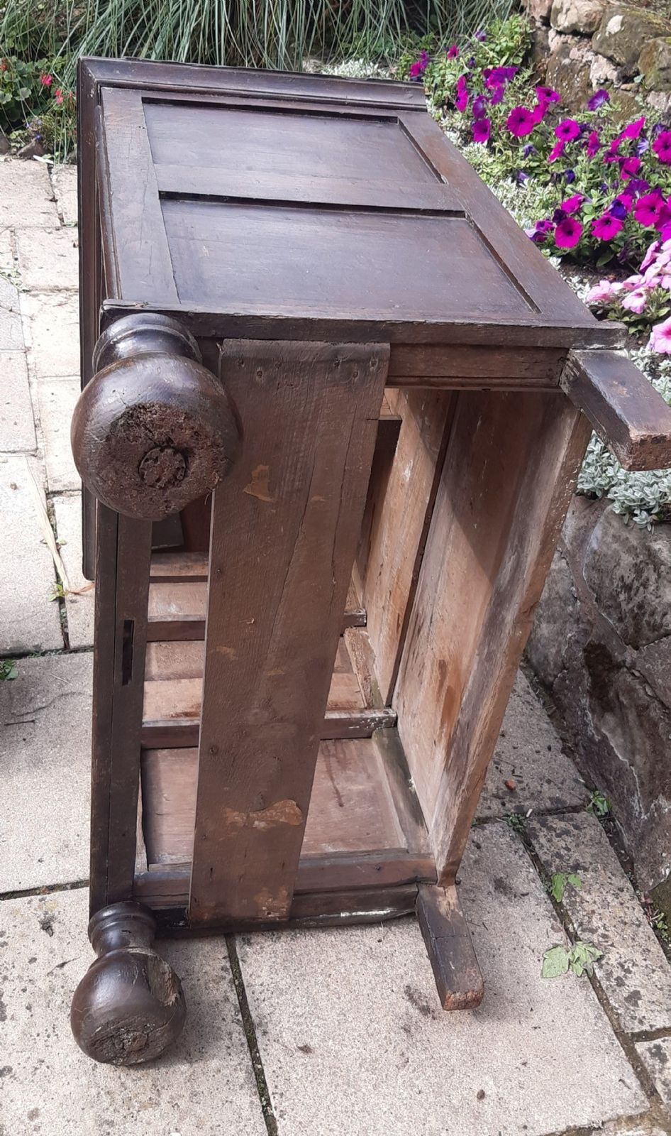 Furniture 17th Century Oak Chest Of Drawers photo